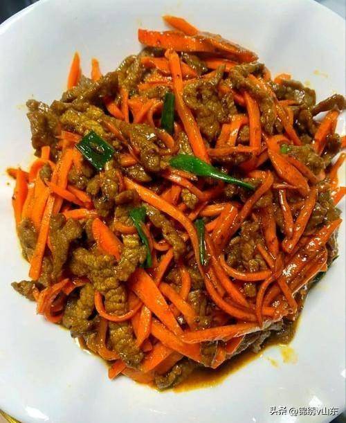 人家8菜1汤新年大发菜肴丰富不浪费冰球突