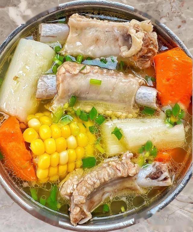 人家8菜1汤新年大发菜肴丰富不浪费冰球突破2026年夜饭菜单3-4口(图2)