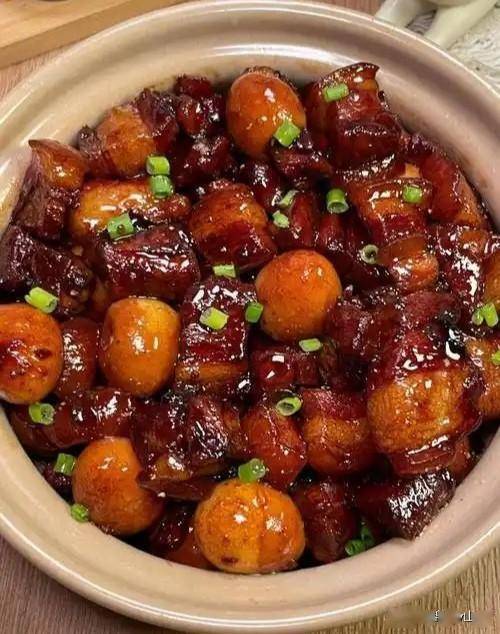 人家8菜1汤新年大发菜肴丰富不浪费冰球突破2026年夜饭菜单3-4口(图4)